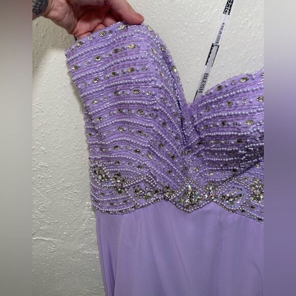 Blush Lavender Sweetheart Neckline Embellished Gown - Picture 12 of 16